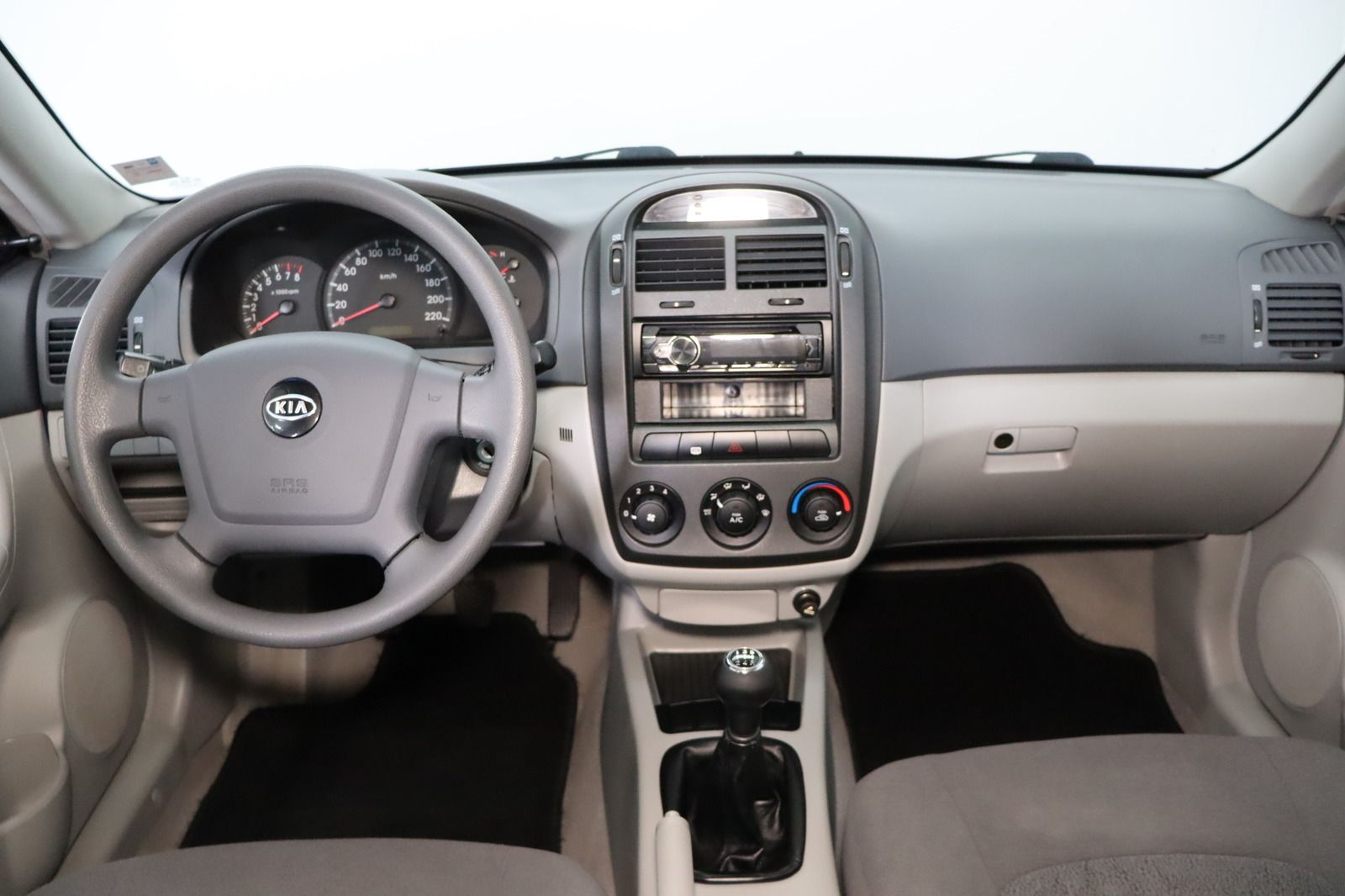 Fahrzeugabbildung Kia Cerato 1.6 LX HU/AU 08.2027 * Klima