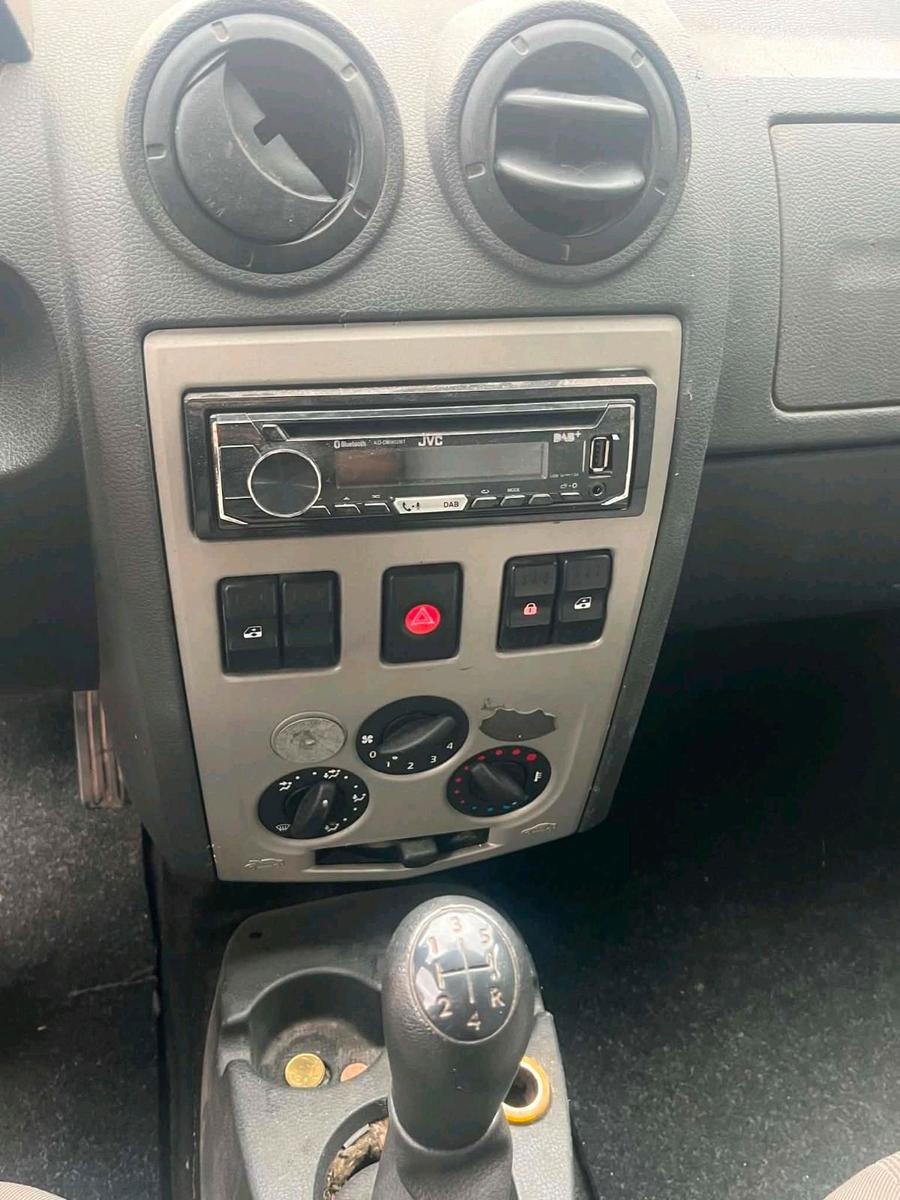 Dacia Logan 2007 — engine 75 HP (55kW)