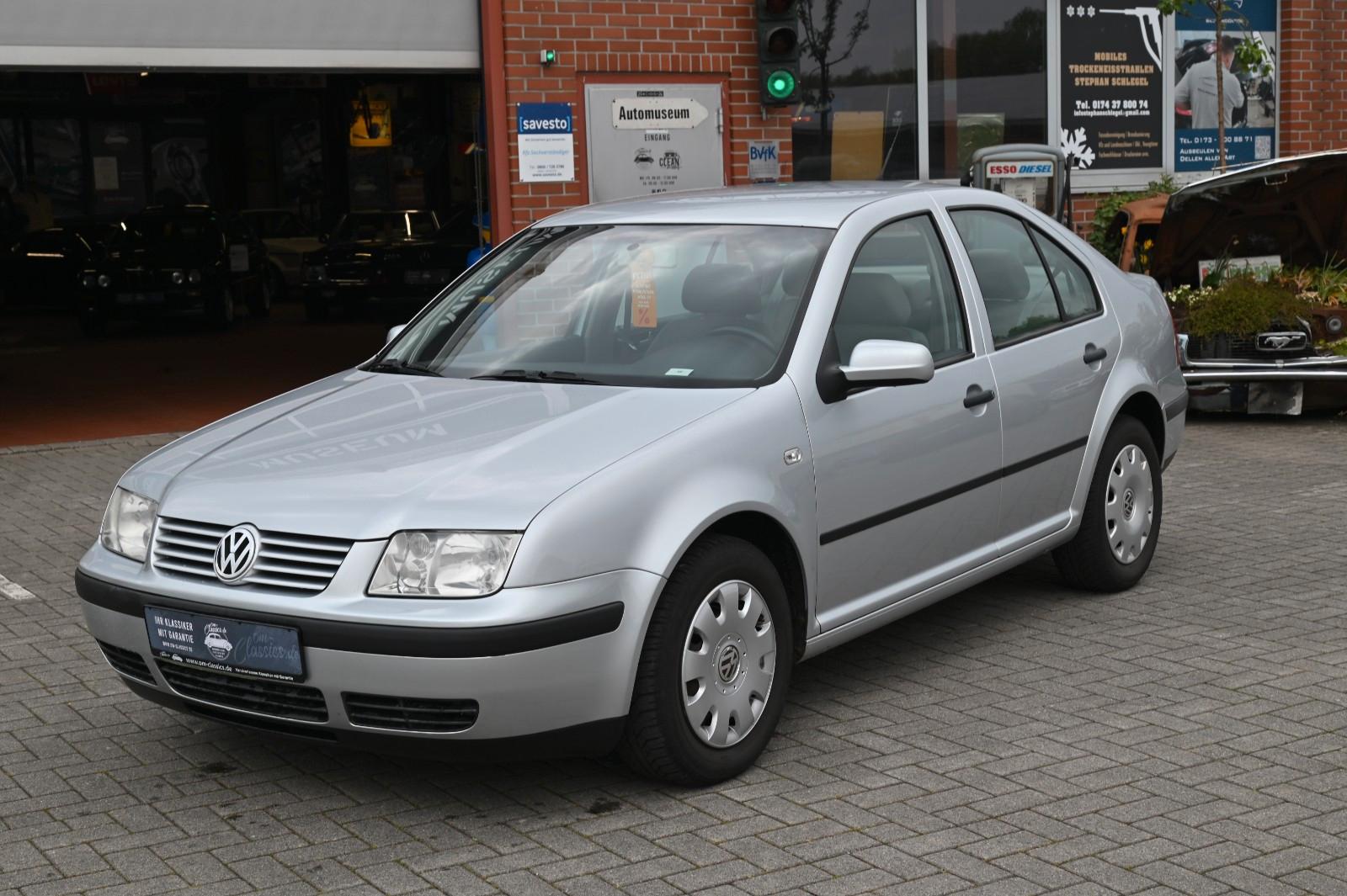 Volkswagen Bora 1.6 *1.HD*SCHECKHEFT*KLIMA*GARANTIE*
