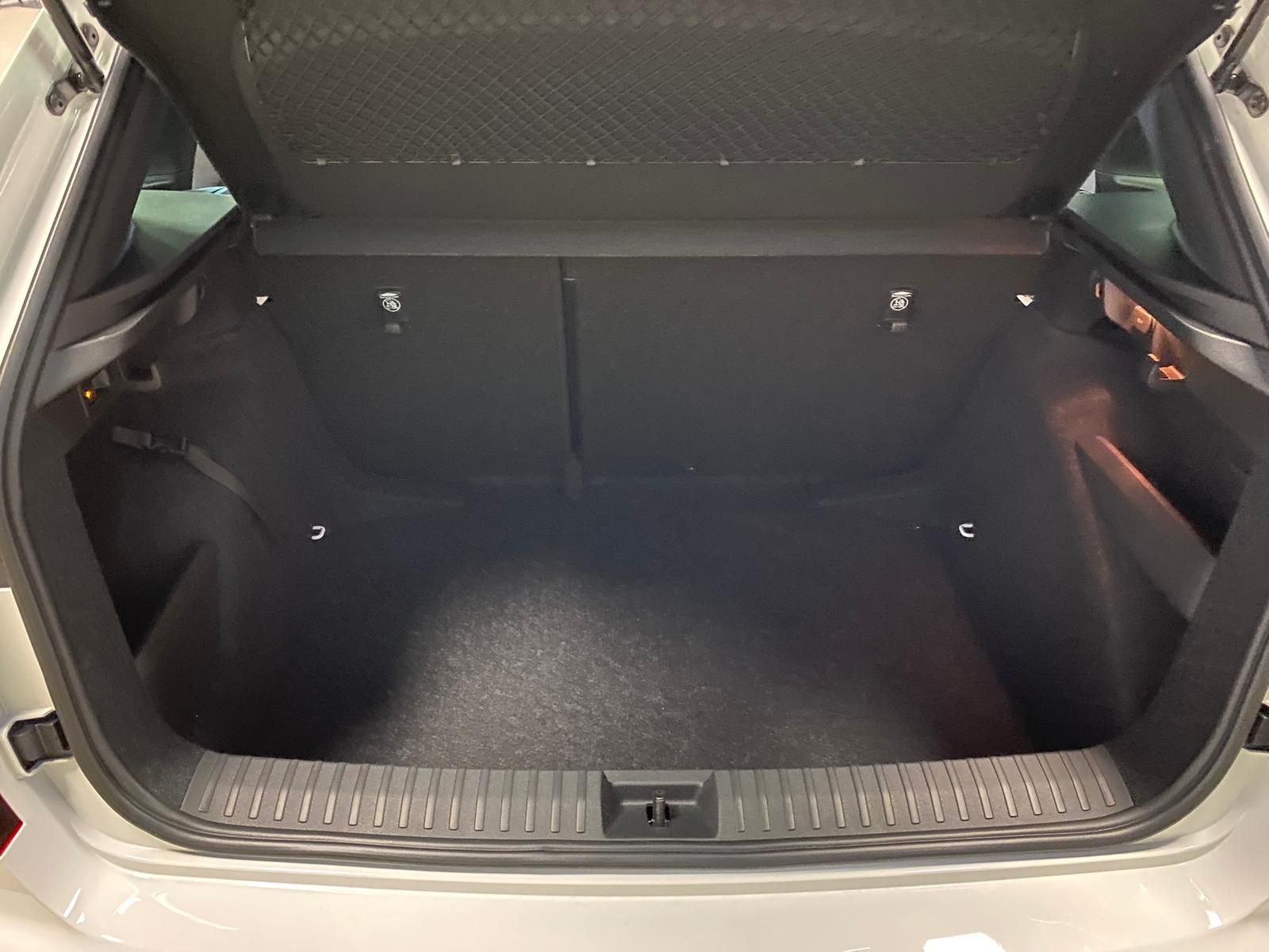 Fahrzeugabbildung SKODA Kamiq Monte Carlo 1.5 TSI DSG+AHK+MATRIX+PANO+5J