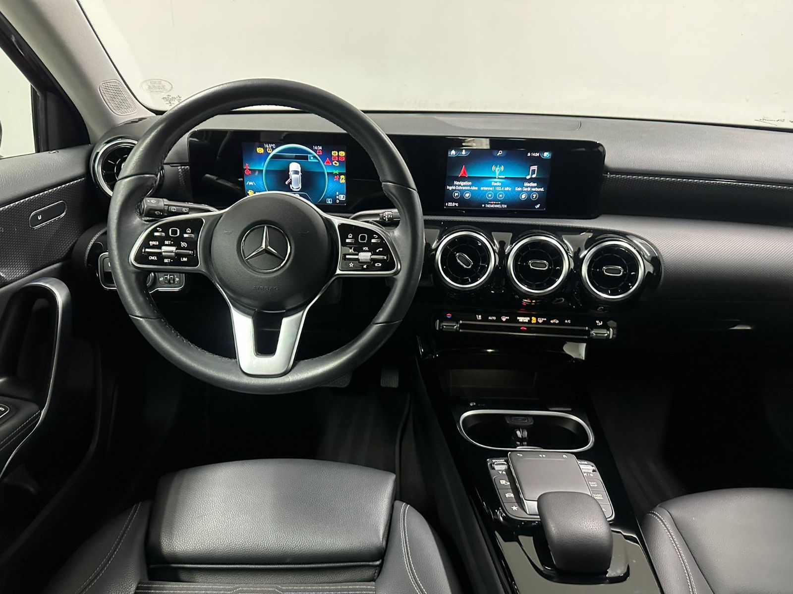 Fahrzeugabbildung Mercedes-Benz A 200 d *PROGRESSIVE*NAVI*