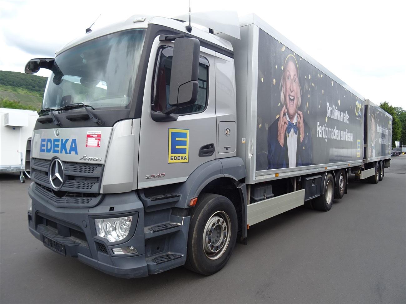 Mercedes-Benz DB 2540 2 x Kühlmasch. Mit Anhänger, Durchladezu