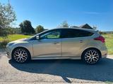 Ford Focus Titanium*Sport*Automatik*18"*Winterpaket* - Ford Focus mit Benzin-Antrieb: Limousine, Automatik