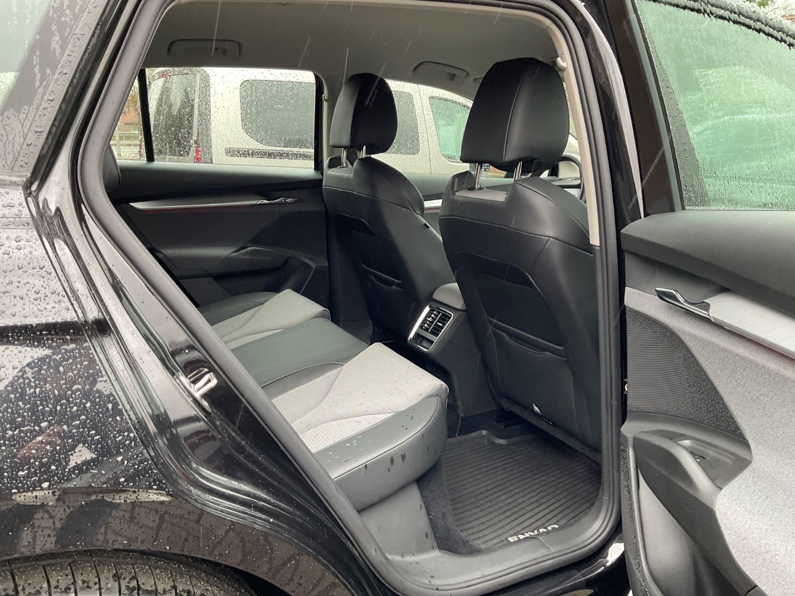 Fahrzeugabbildung SKODA Enyaq 50,55kwh,Carplay,Navi,DAB