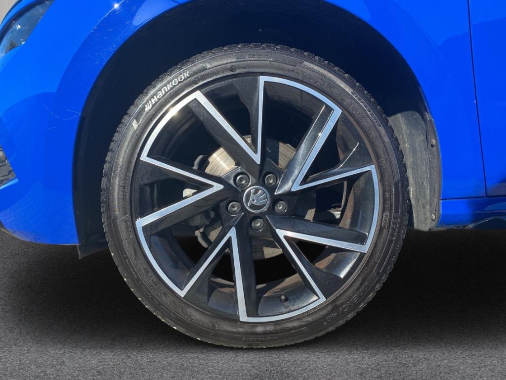 Skoda Kamiq 1.5 TSI Monte Carlo AHK ACC LED RKam elHec