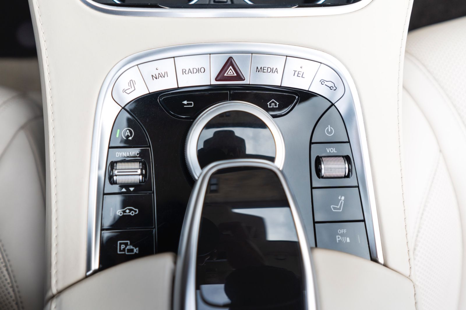 Fahrzeugabbildung Mercedes-Benz S 560 Cabriolet Burmester 360° LED ACC Massage