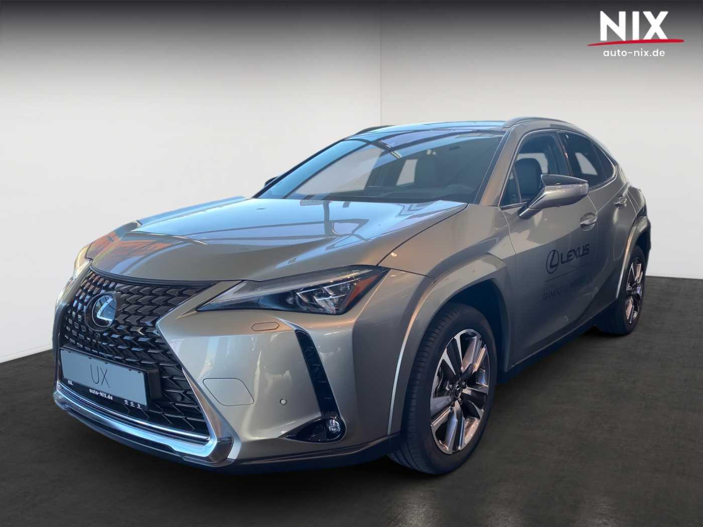 Lexus UX 300e Entry + Luxury-Paket + HUD