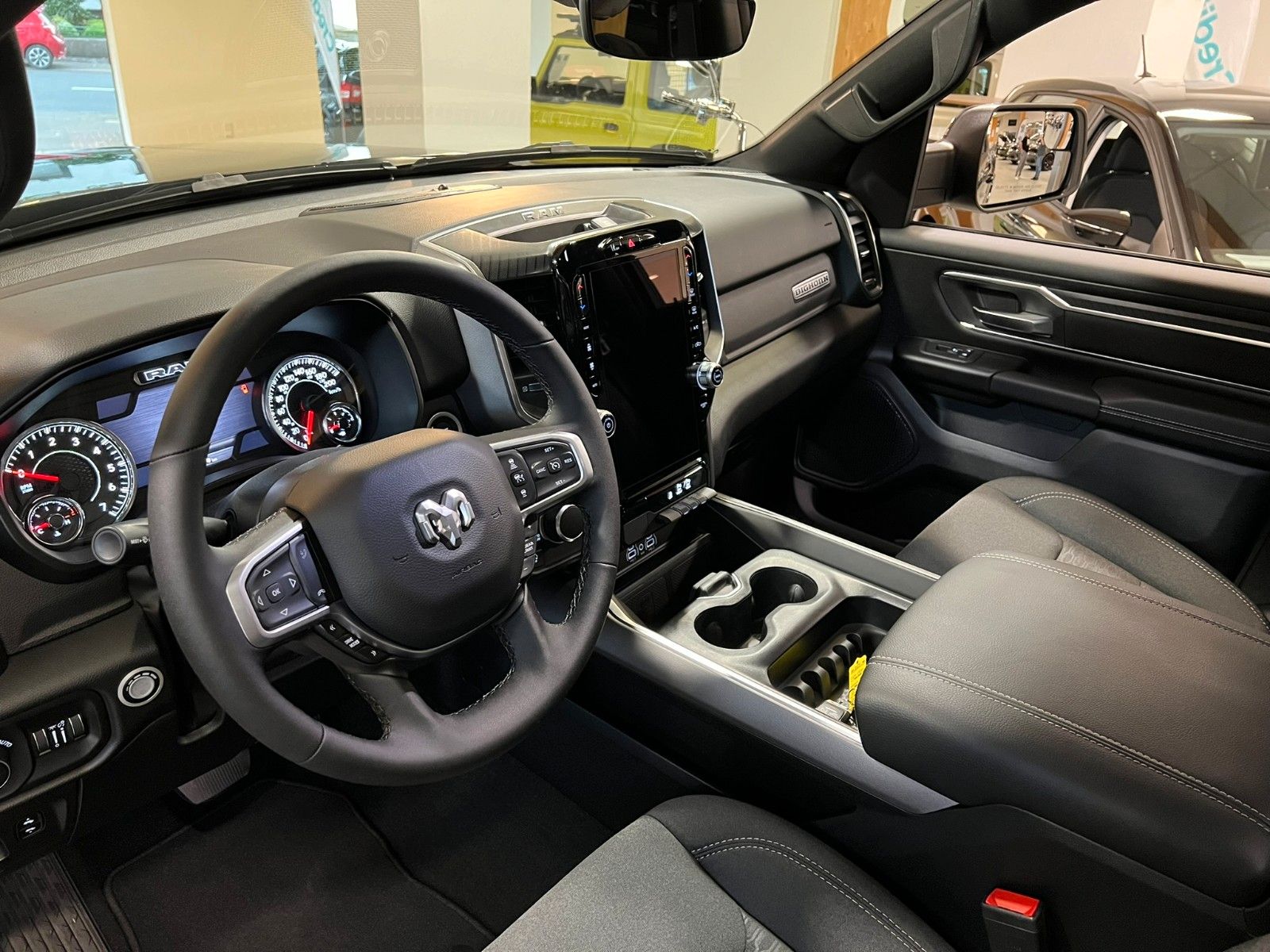 Fahrzeugabbildung Dodge RAM 1500 RTRNight  *LPG-Abdeckung-Allwetter*