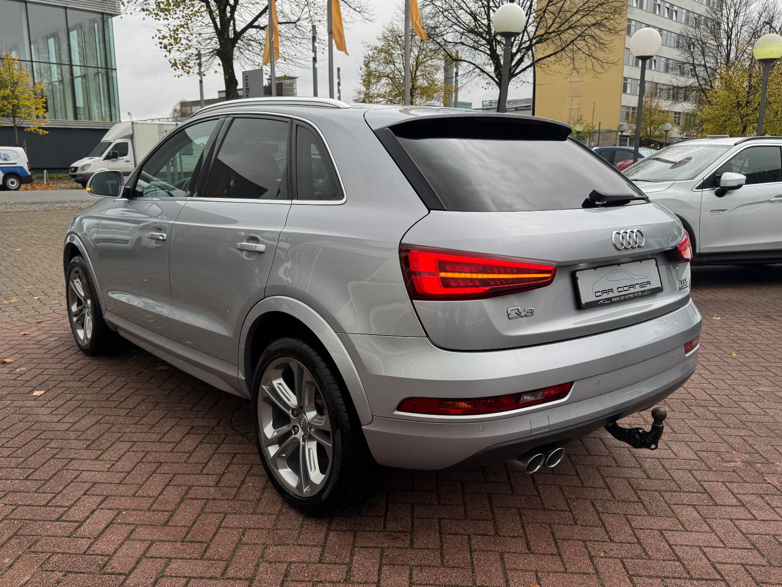 Fahrzeugabbildung Audi Q3 2.0 TDI QUATTRO S-TRONIC S-LINE SPORTPAKET
