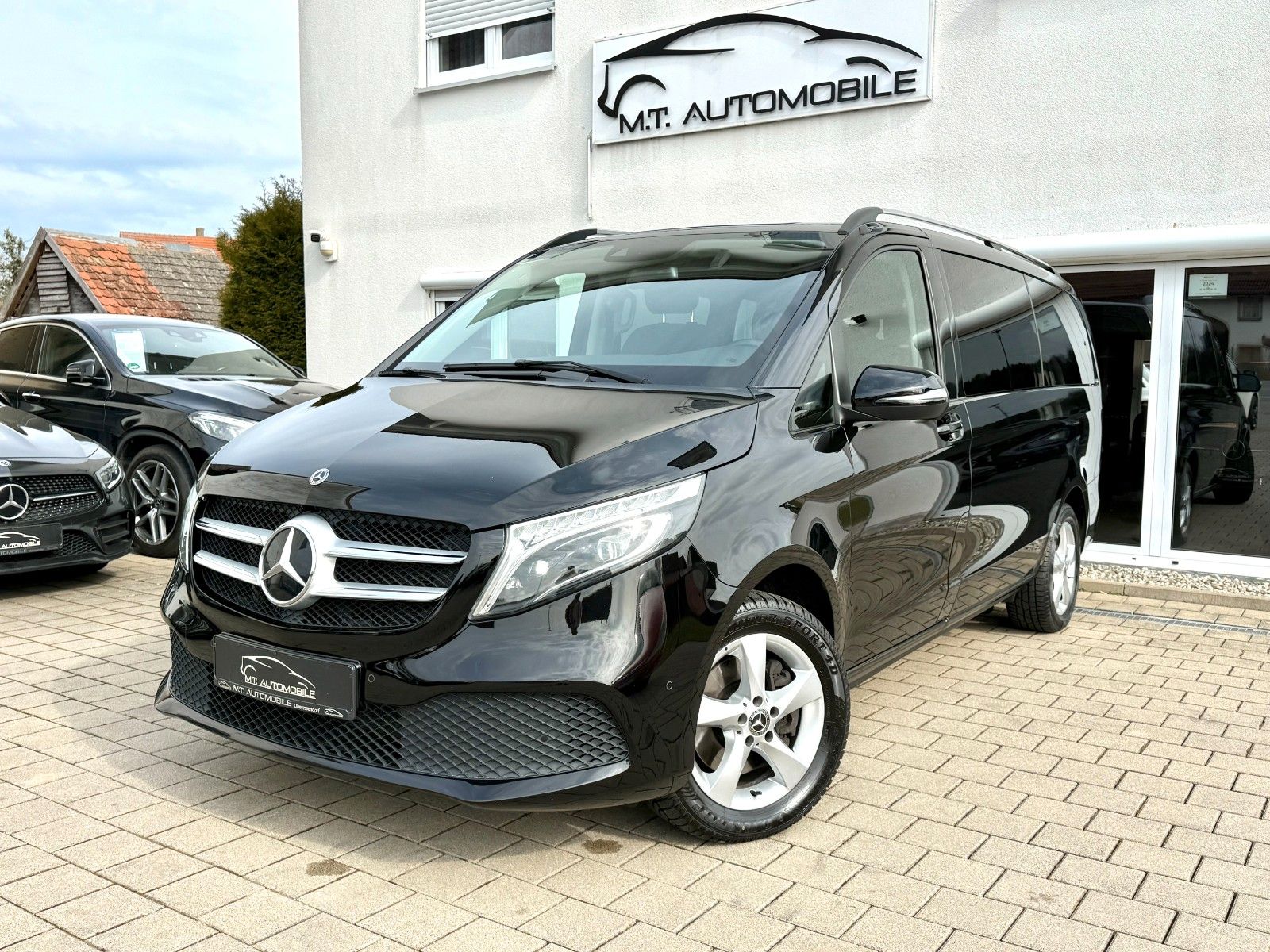 MERCEDES-BENZ V 220 lang*4M*AHK*TEMP*NAVI*KAMERA*PDC*SHZ*LED*