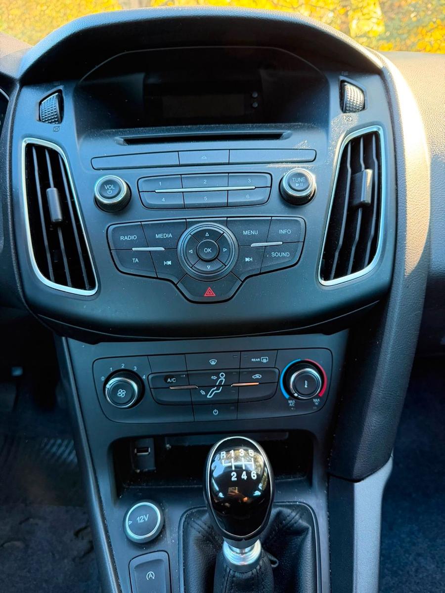 Ford Focus 2015 — фото 11