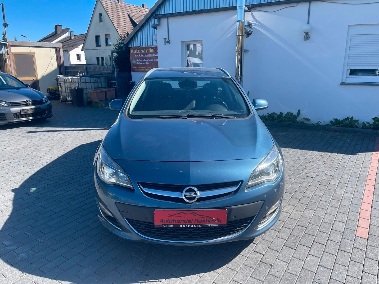 Opel Astra J Sports Tourer Exklusiv 1.6