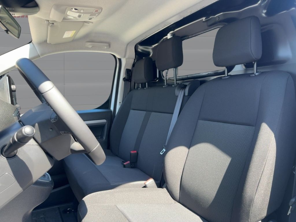 Fahrzeugabbildung Opel Vivaro erhöhte Nutzlast M Laderaumboden und Seit