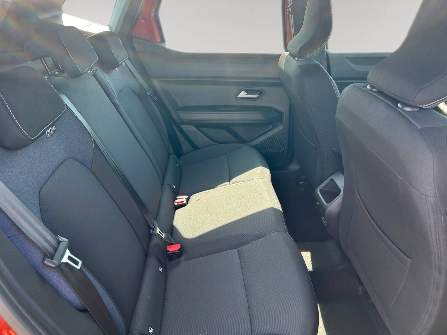 Fahrzeugabbildung Dacia Duster Expression mild hybrid 140