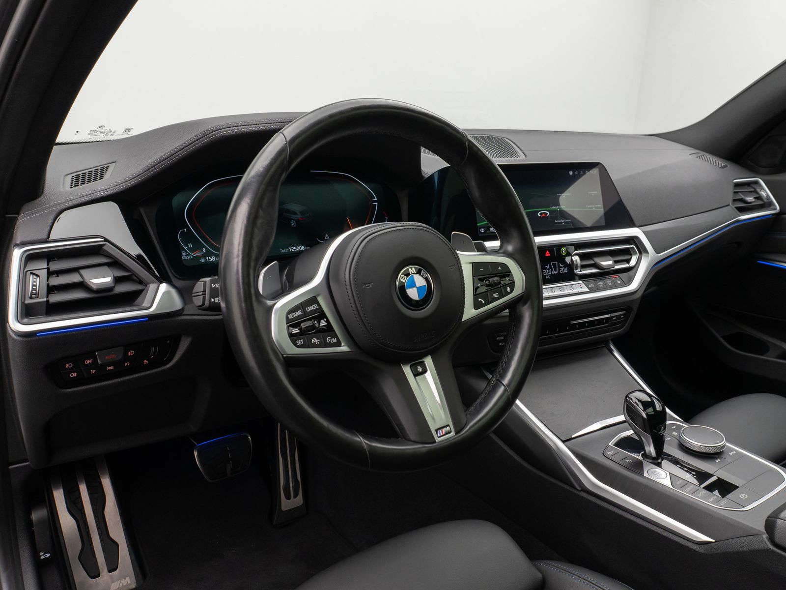 Fahrzeugabbildung BMW 320d xD M Sport Panorama Laser Kamera DAB HiFi