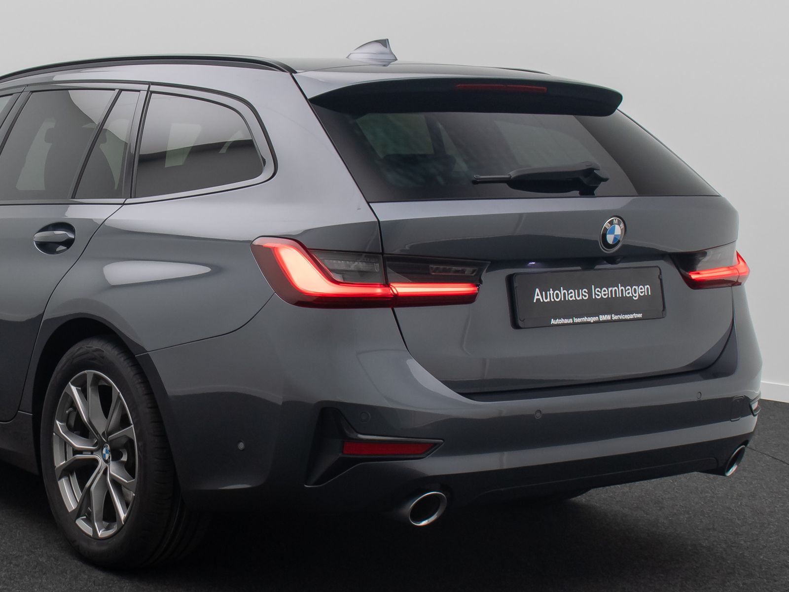 Fahrzeugabbildung BMW 320d xD Sport Line Laser DAB HiFi 360°Standheizu