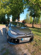 Toyota Yaris 1.6-l-Turbo GR Autom. 8-fach bereift - Toyota Yaris mit Benzin-Antrieb: Limousine, 1.8