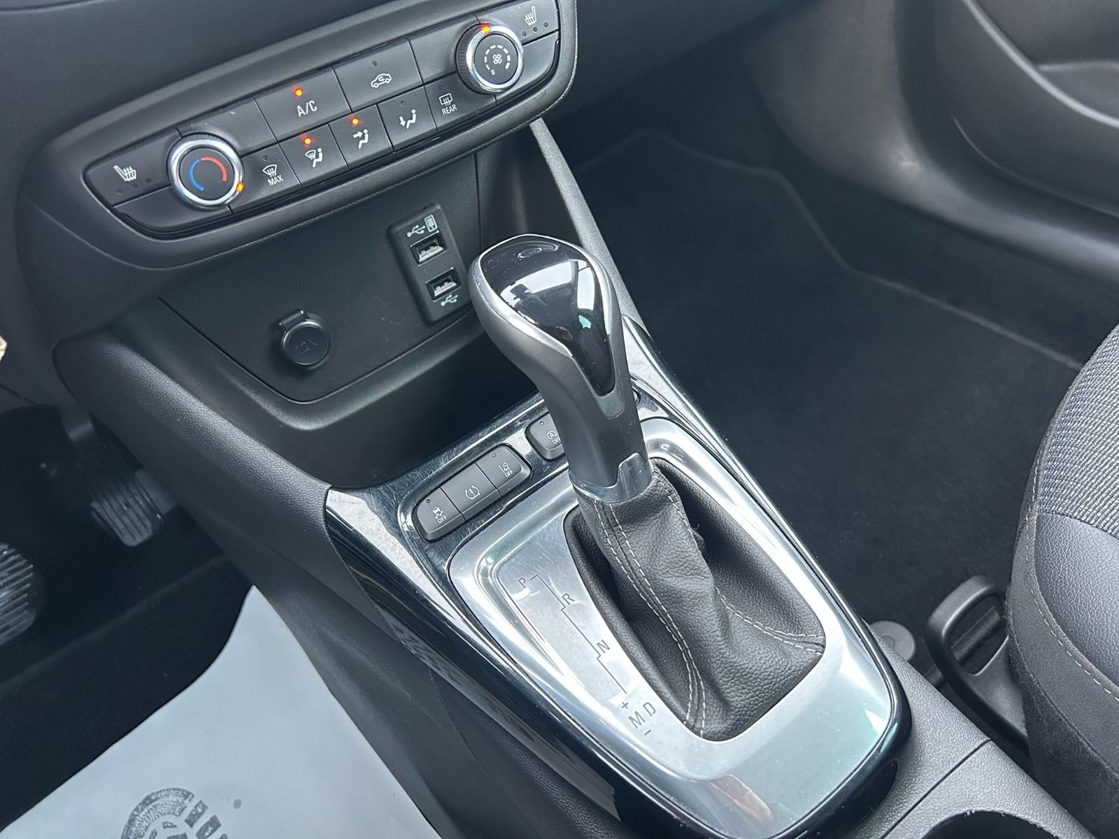 Fahrzeugabbildung Opel Crossland°Automatik°Kamera°1.Hand°LED°