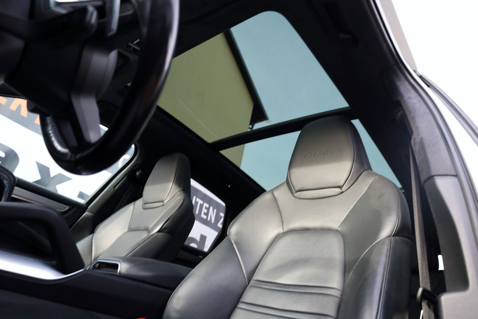 Fahrzeugabbildung Porsche Cayenne Turbo,Matrix-LED,360Kamera,Pano,AHK+WR