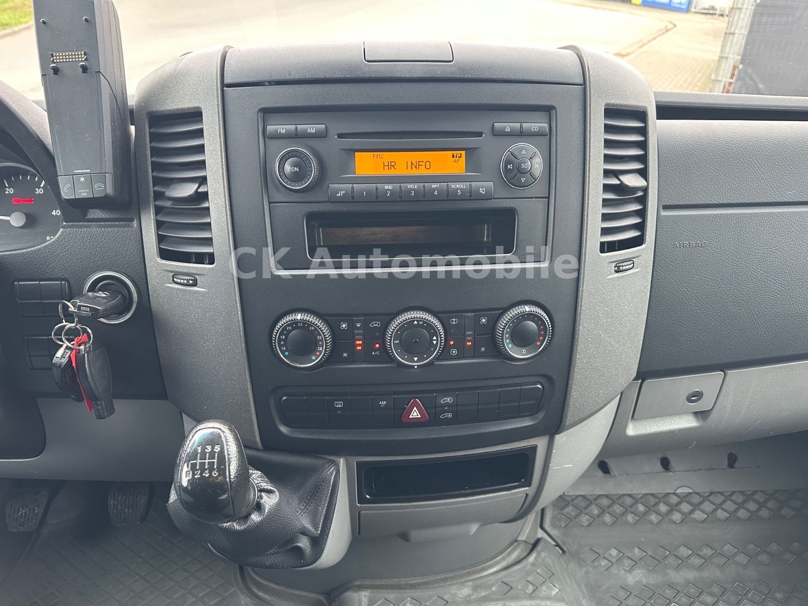 Fahrzeugabbildung Mercedes-Benz Sprinter II Kombi 315 CDI/9 Sitze/Klima/Tempomat