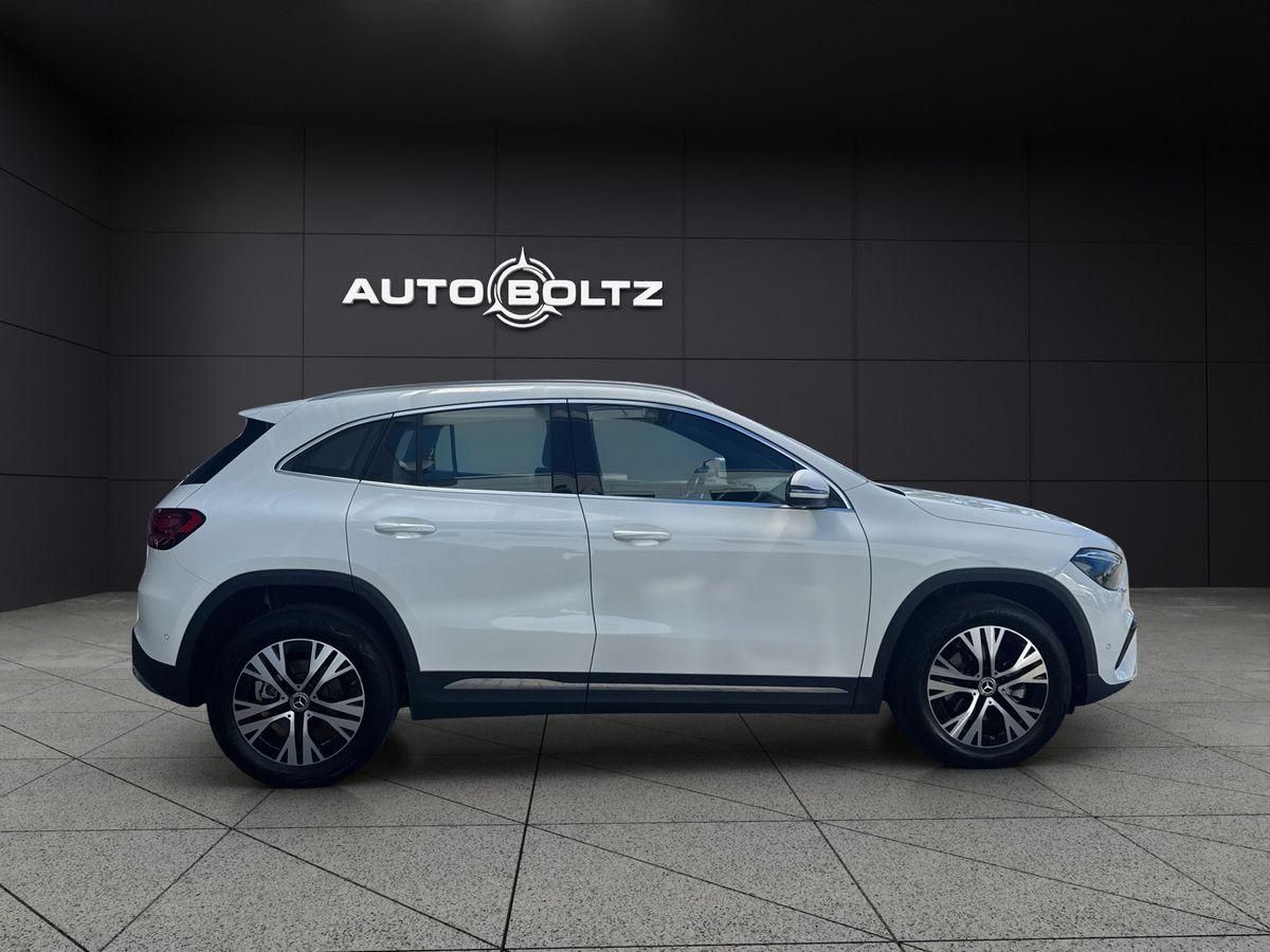 Mercedes-Benz GLA 180 Progressive Line Adv. Winter Kamera MBUX foto 7