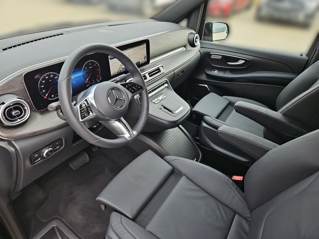 Fahrzeugabbildung Mercedes-Benz V 300 AVG extralang 4x4 7 Sitze 2,5tAHK AMGFront