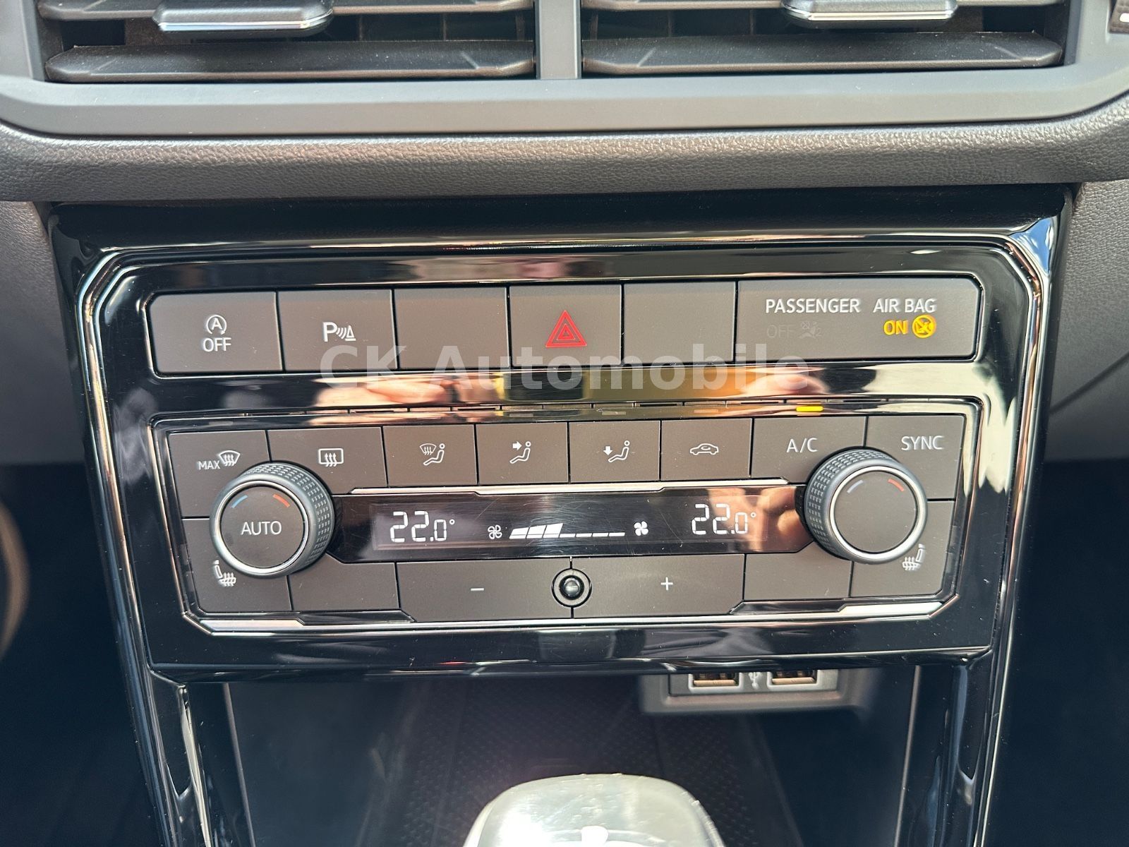 Fahrzeugabbildung Volkswagen T-Cross 1.0 TSI Style Highline DSG/LED/ACC/PDC