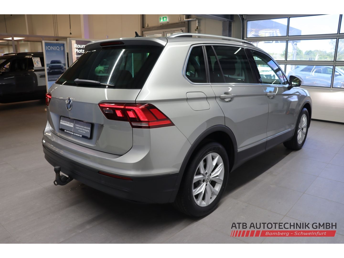 Fahrzeugabbildung Volkswagen Tiguan 2.0 TDI SCR Sound BMT Start-Stopp 4Motion