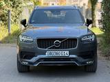 Volvo XC90~R-Design~2-H~VOLL-AUS~N-ZAHN~22-ALUF~PANO~A - Volvo XC90 Gebrauchtwagen in Frankfurt
