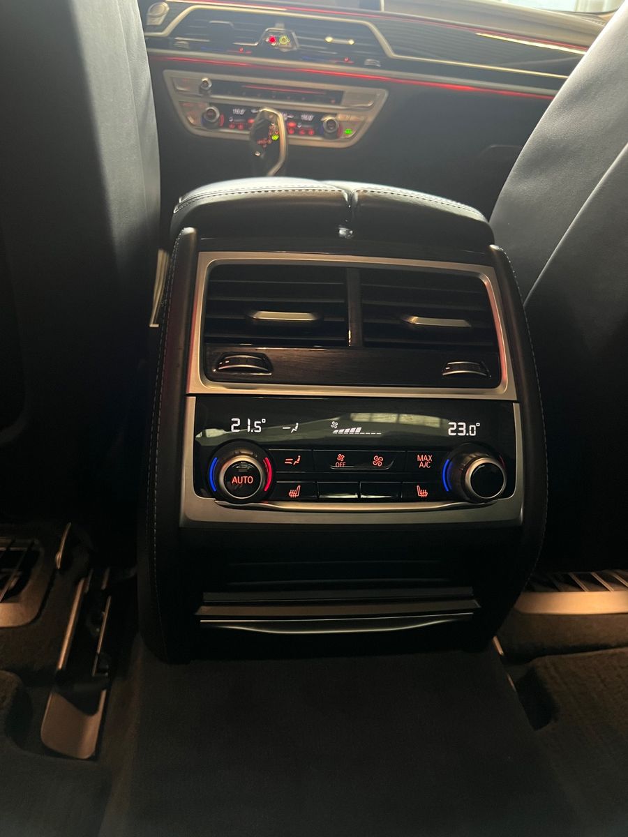 Fahrzeugabbildung BMW 740 d xDrive *MASSAGE* LEDER EXCLUSIVE *