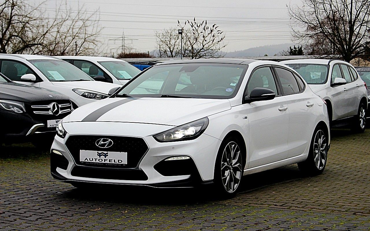 HYUNDAI i30