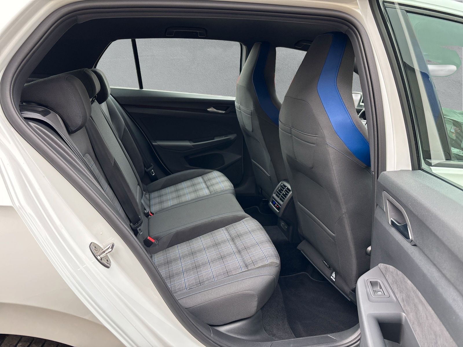 Fahrzeugabbildung Volkswagen Golf GTE 1.4 eHybrid DSG App-Connect