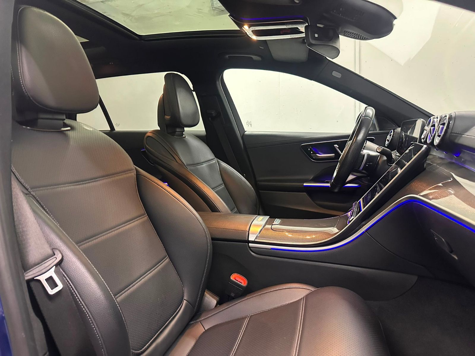Fahrzeugabbildung Mercedes-Benz C 300 de T *AMG-LINE*MASSAGE*AHK*360*KEYGO*PANO