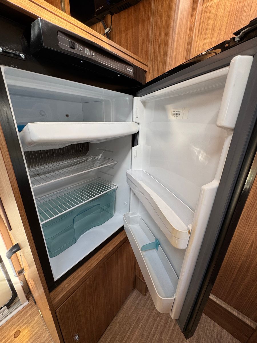 Fahrzeugabbildung Carado T 334 FIAT DUCATO AUTOMATIK SOLAR TV SAT AHK CAM