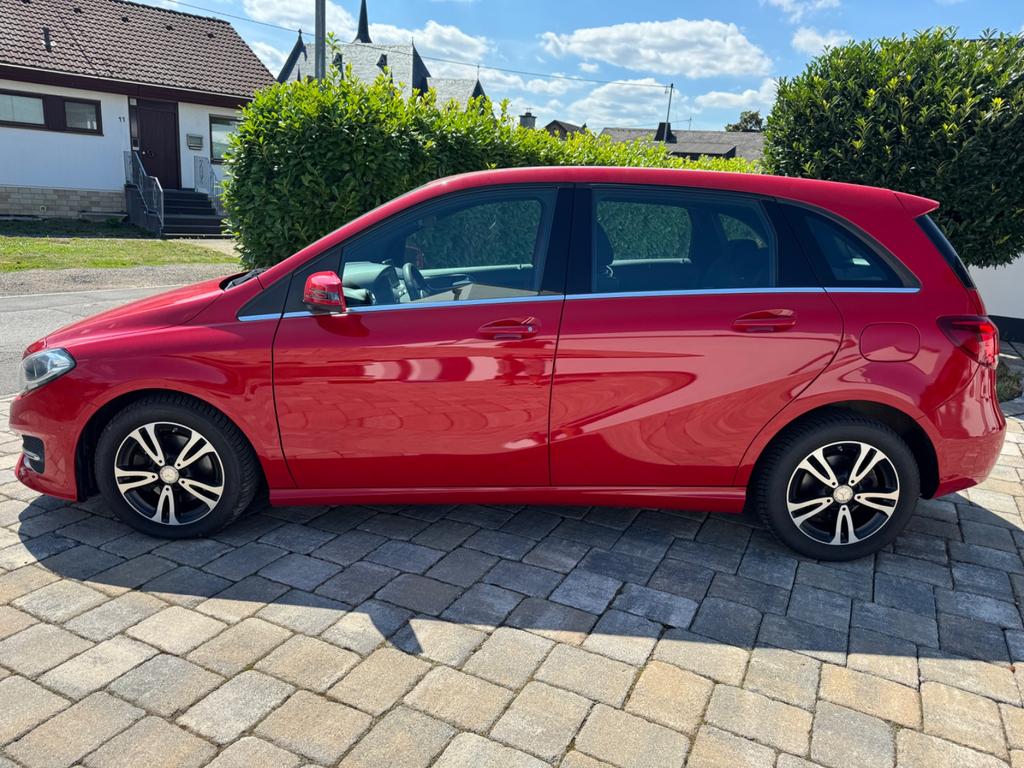 Mercedes-Benz B 200