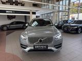 Volvo XC90 2.0 D5 Inscription AWD 7-Sitzer - silberne Volvo XC90