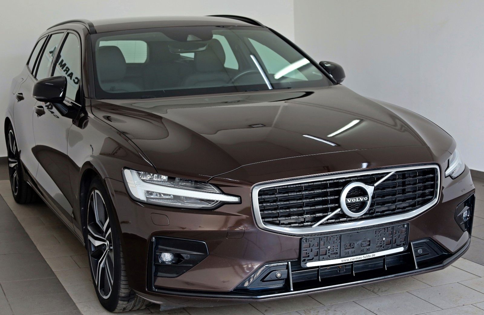 Fahrzeugabbildung Volvo V60 R Design Leder,Navi,LED,Harman/K,Kamera