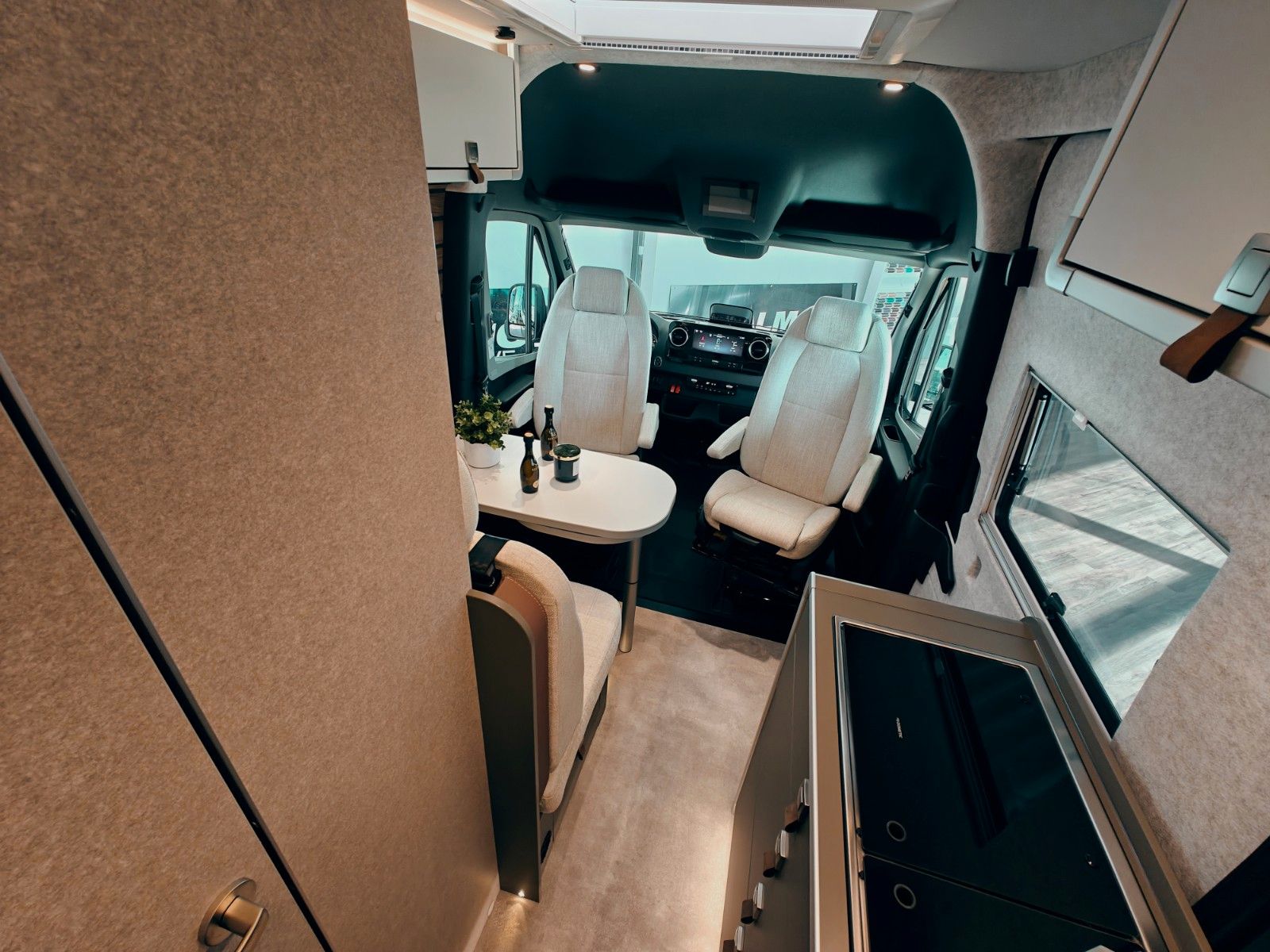Fahrzeugabbildung HYMER / ERIBA / HYMERCAR GRAND CANYON S 4x4 MB 600 by palmo