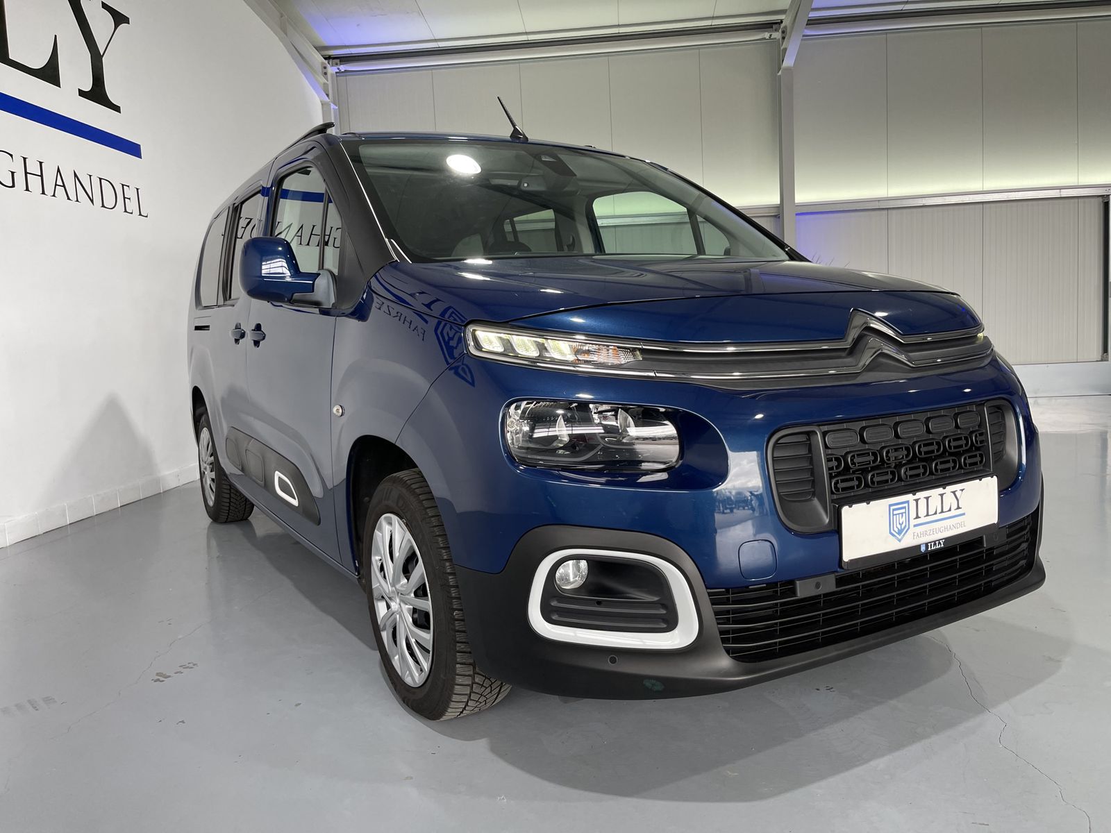 Fahrzeugabbildung Citroën Berlingo Feel XL*7 Sitzer*AHK*LED*Navi*Cam*Klima