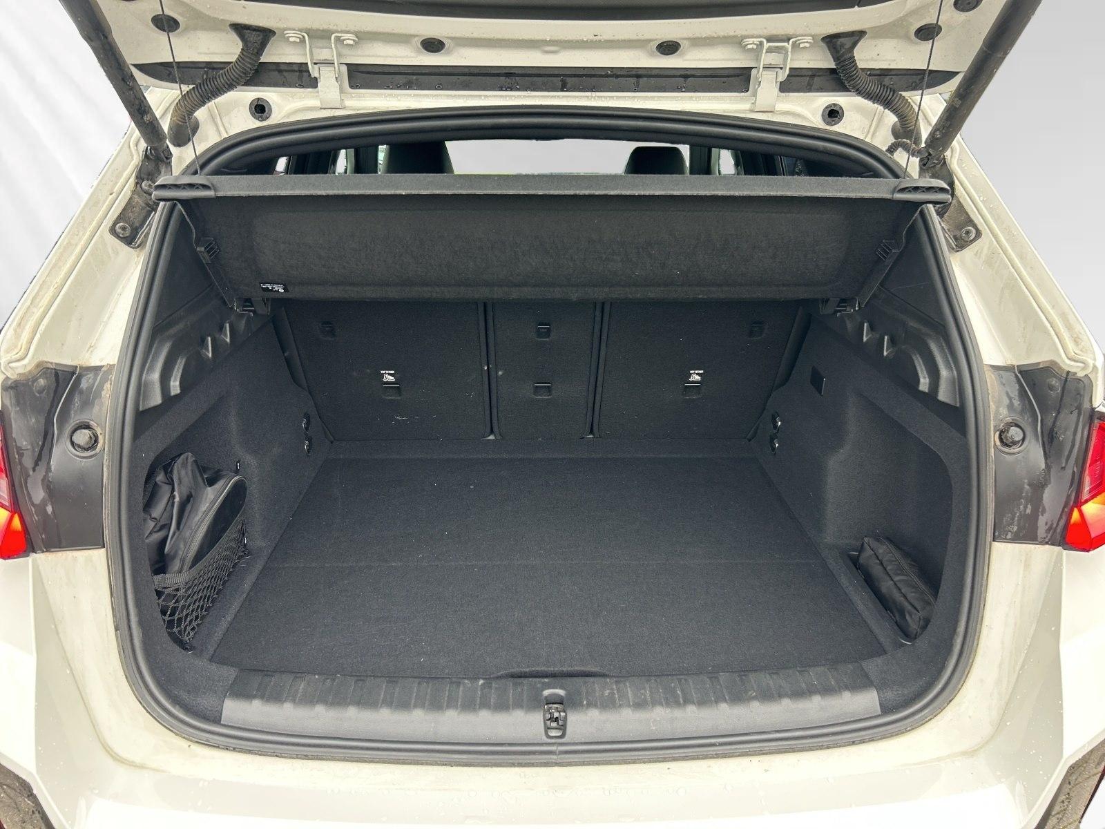 BMW iX1 xDrive30 M Sport AHK Pano Head-Up H/K, миниатюра 16