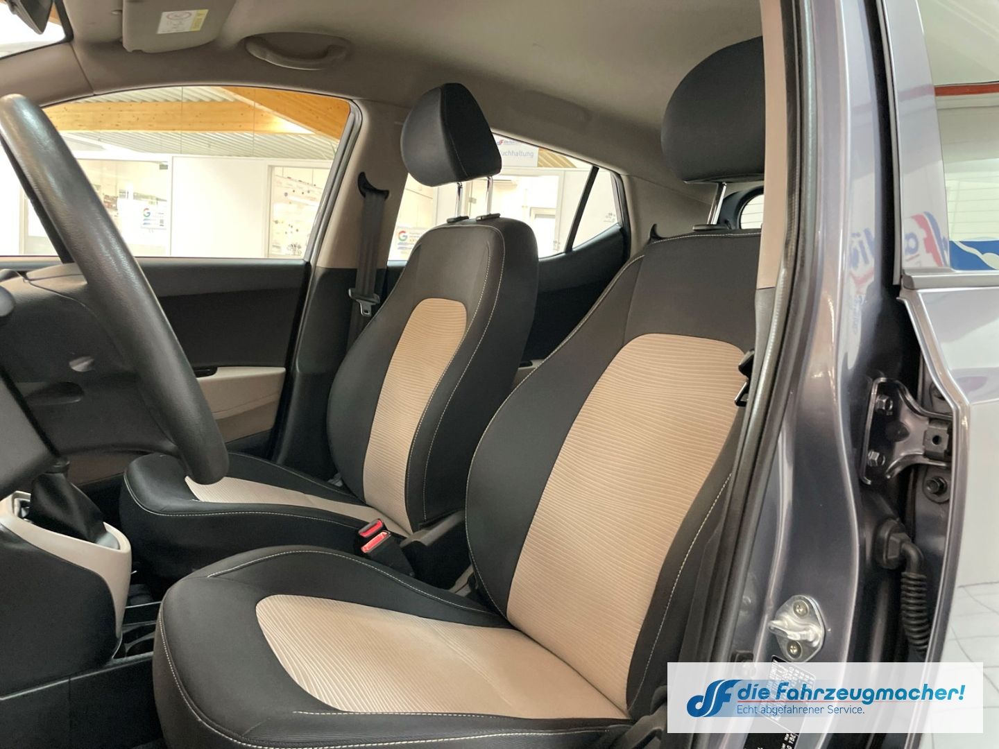 Fahrzeugabbildung Hyundai i10 Classic 1.0 Klima teilb.Rücksb AUX MP3 met.