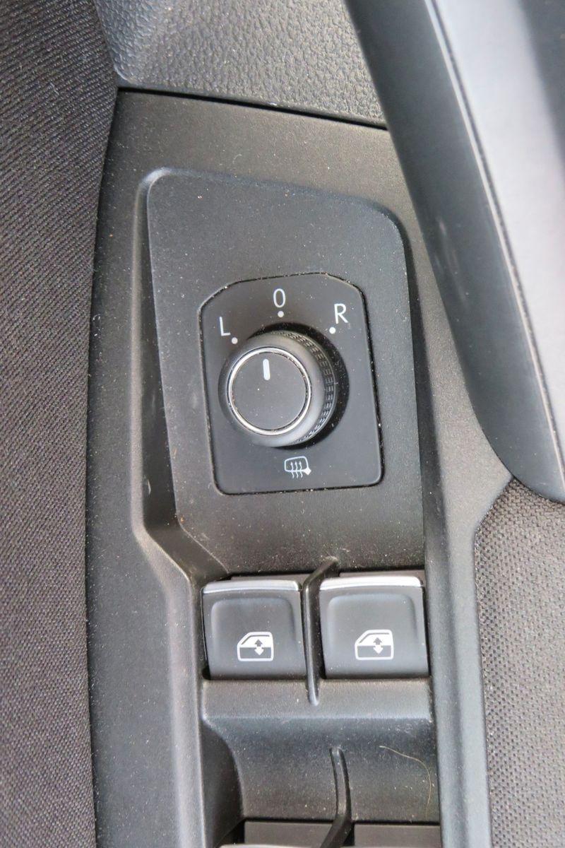 Fahrzeugabbildung Volkswagen Tiguan Life TDI DSG AHK NAVI KAMERA LED ACC GJ