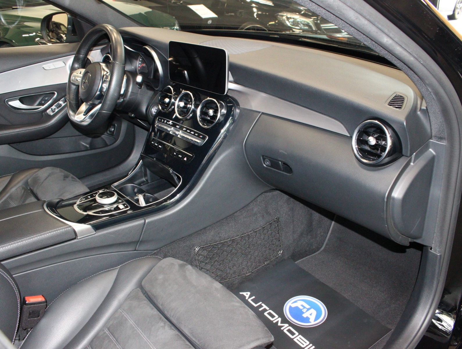 Fahrzeugabbildung Mercedes-Benz C 200 d AMG-Line*Kamera*Navi*2.Hand