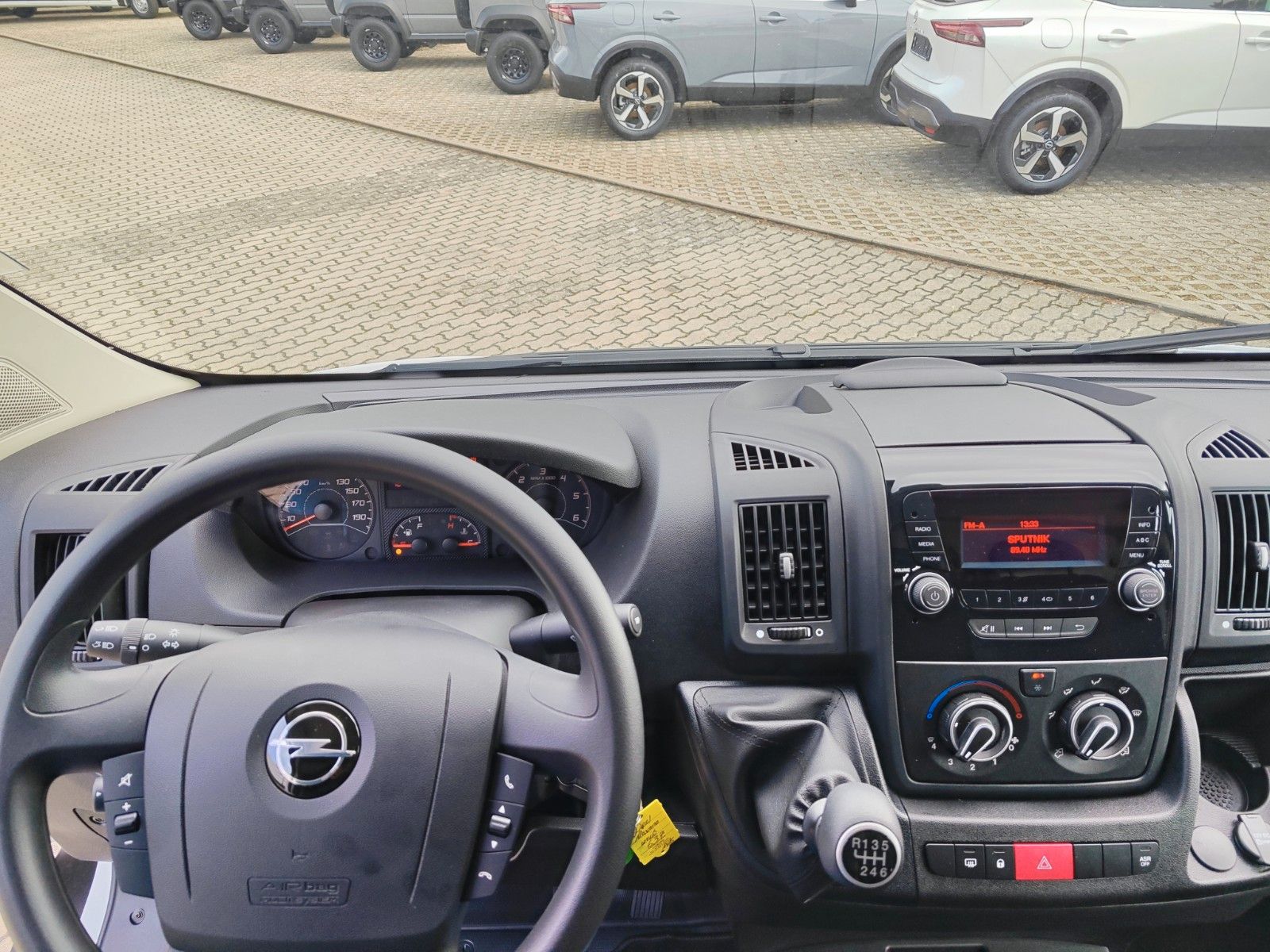 Fahrzeugabbildung Opel Movano L4H2 Kasten 3,5t 140 VERSTÄRKT+KLIMA+AHK