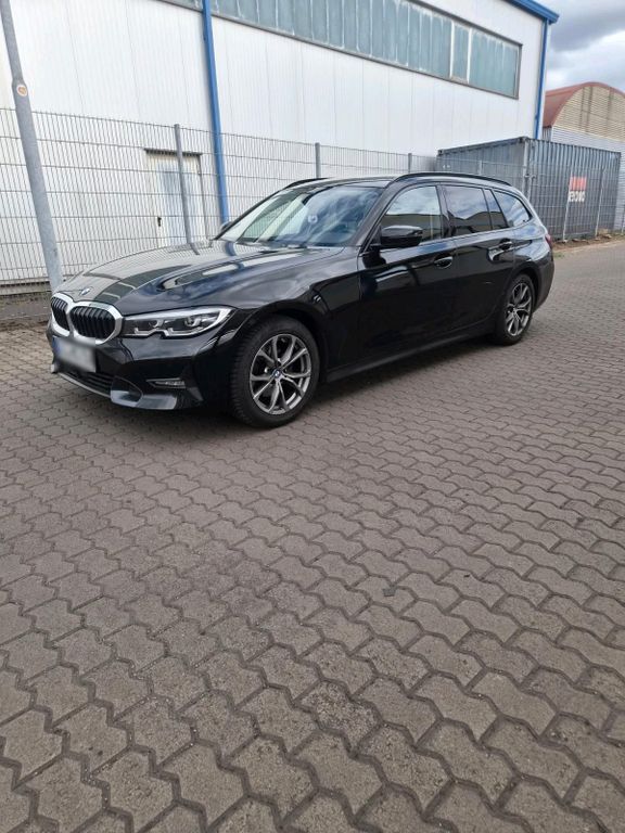 Image of BMW 320