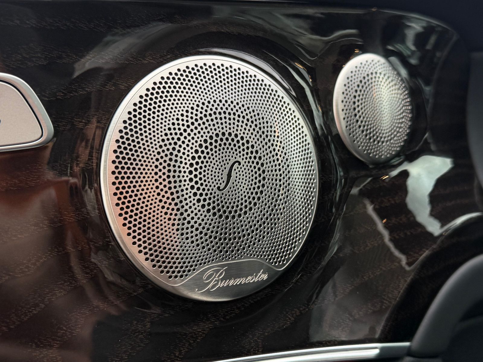 Fahrzeugabbildung Mercedes-Benz E 450 Cabrio AMG/BURMESTER/HUD/AMBIENTE/MASSAGE/