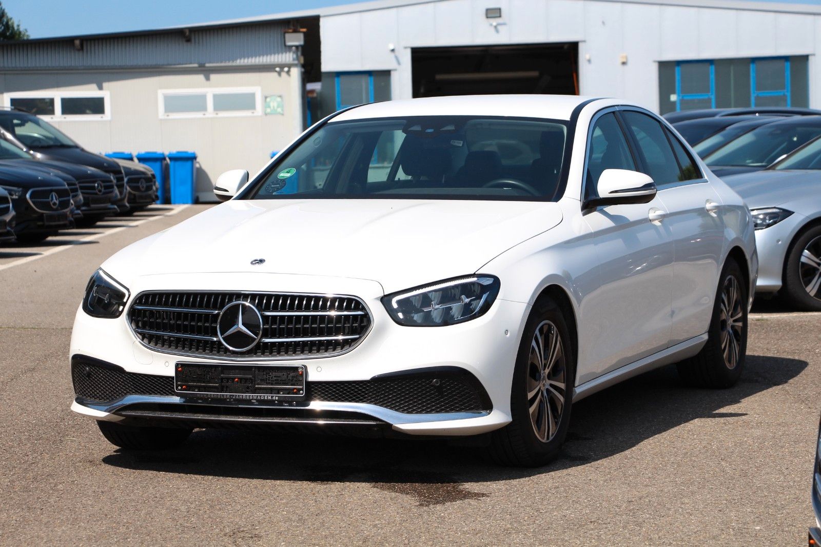 MERCEDES-BENZ E 220 d FAHRASSISTENZ*LED*AHK*RFK Avantgarde