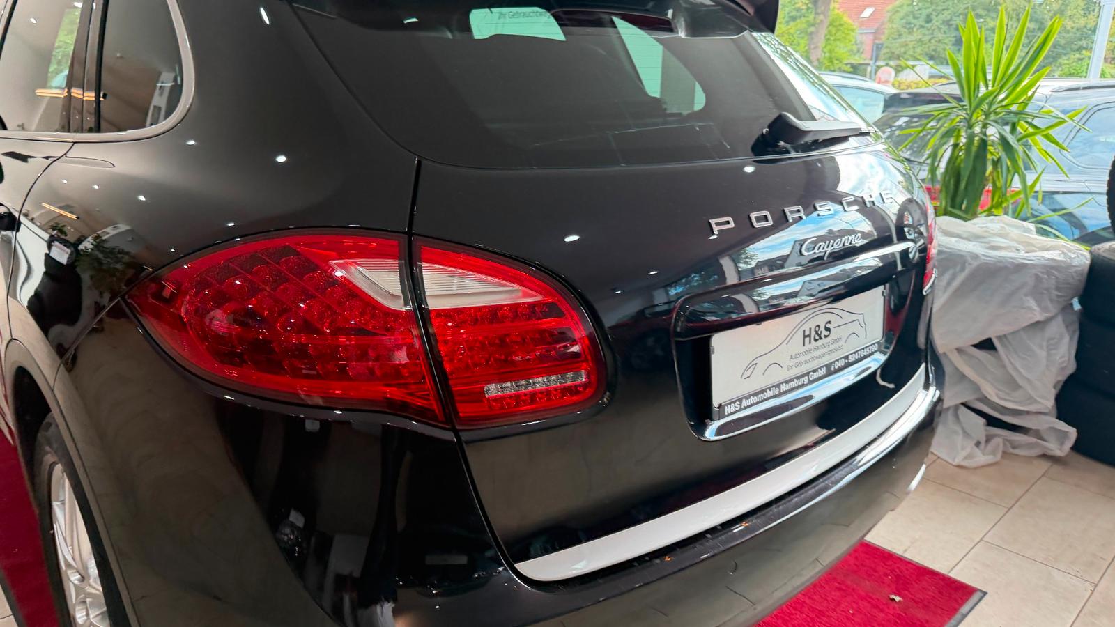 PORSCHE CAYENNE PLATINIUM EDITION 3.0 V6 245ch 4X4 BVA Toit ouvrant Sièges chauffants cuir Historique présent - 1ERE MAIN