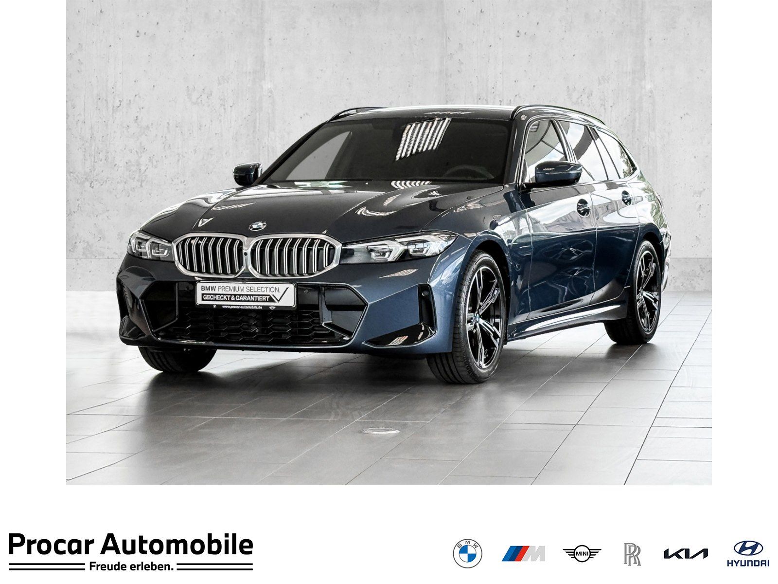 BMW 318i Touring M Sport + DA + PA+ + ACC + HUD + UV
