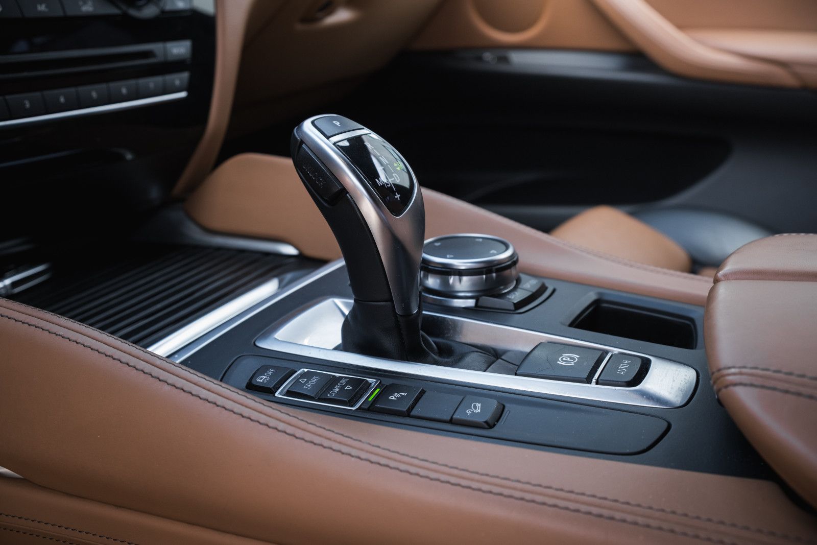 Fahrzeugabbildung BMW X6 xDrive 40 d - Nappa - HUD - AHK - InnoPaket